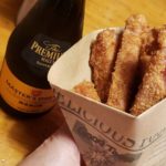 HOTクレープの包装紙を改善しました。